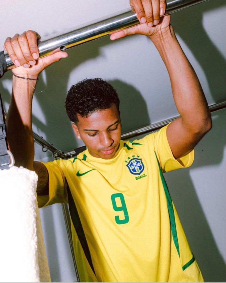 BRAZIL ESSENTIAL RETRO JERSEY